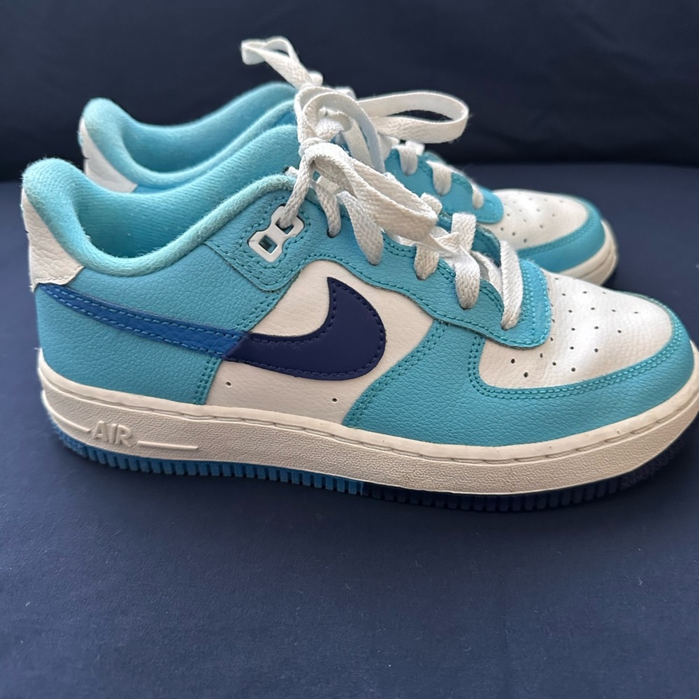 Nike Aqua and White Athletic Shoes